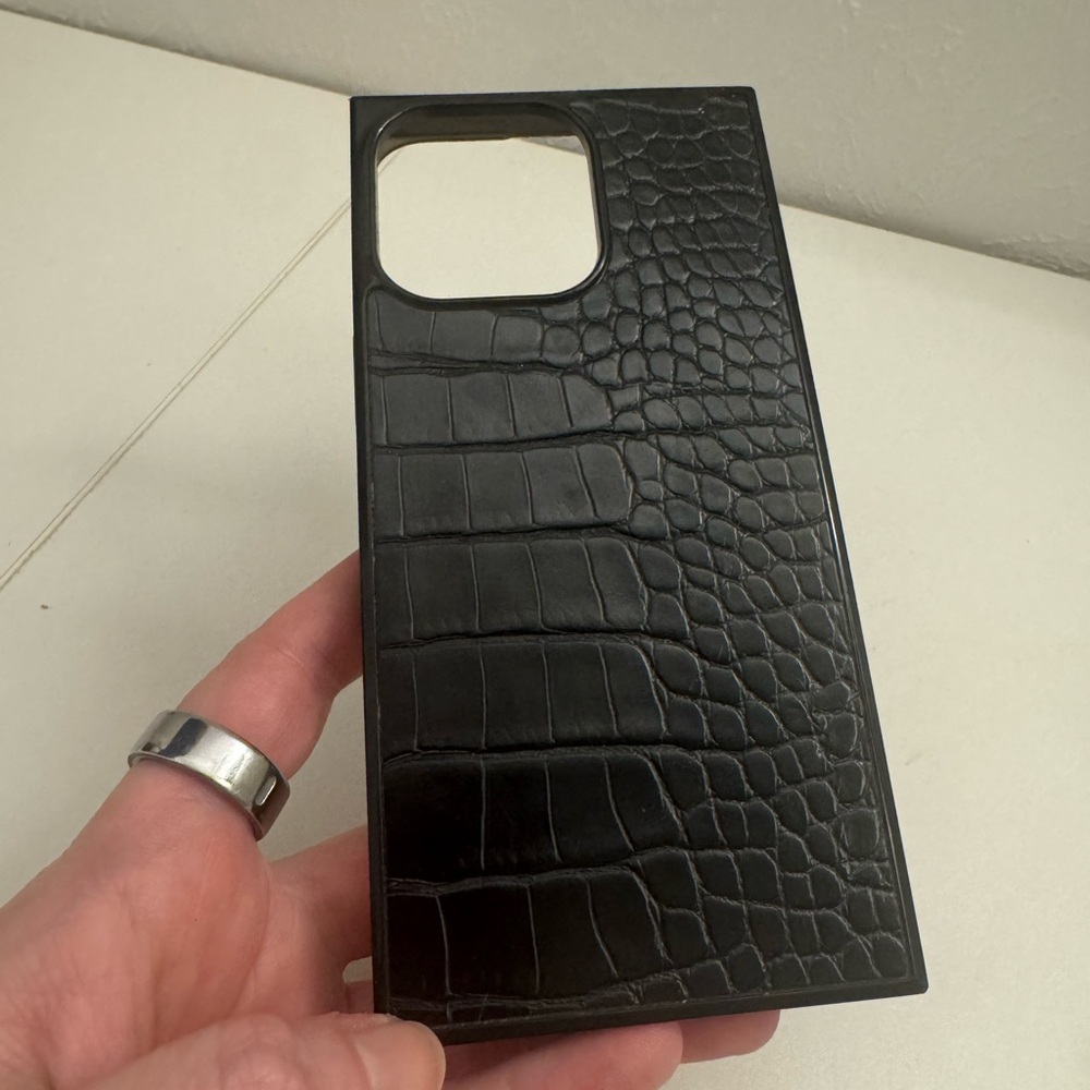 Flaunt Faux Black Crocodile iPhone 15 Pro Max Case mag safe